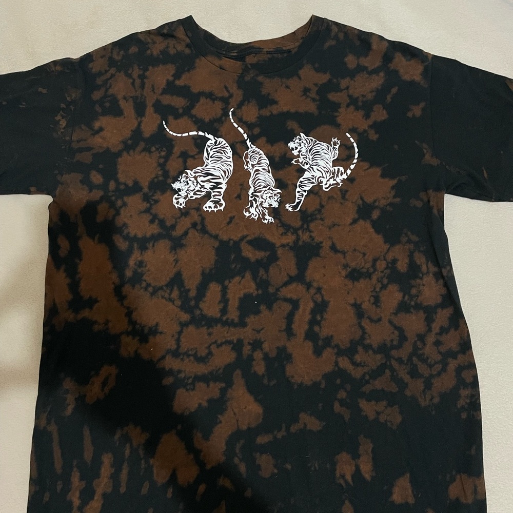 GRAPHIC TIE DYE SHIRT TIGERS 🐅